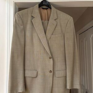 Tan Blazer with Notched Lapels and Structured Shoulders